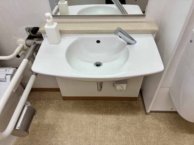 手洗いの高さ67㎝