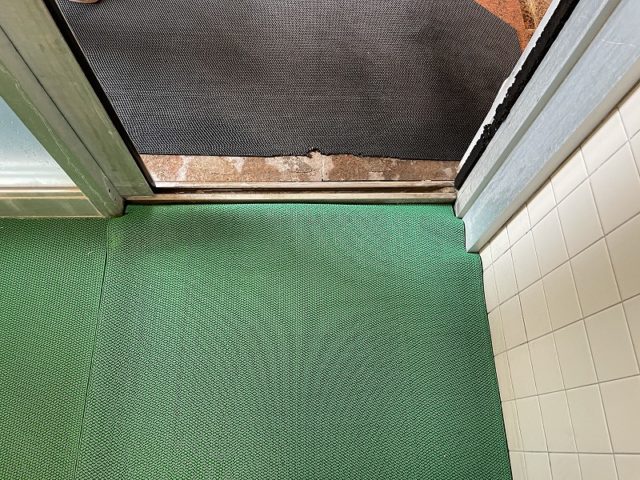 浴室入口幅79㎝