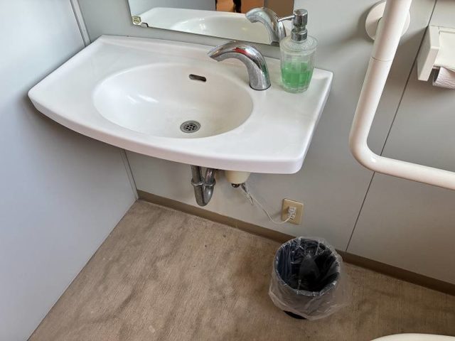 手洗いの高さ68㎝