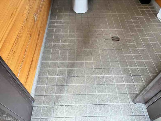 一般駐車場トイレ入口幅88㎝