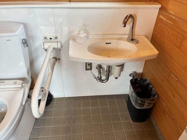 手洗いの高さ70㎝