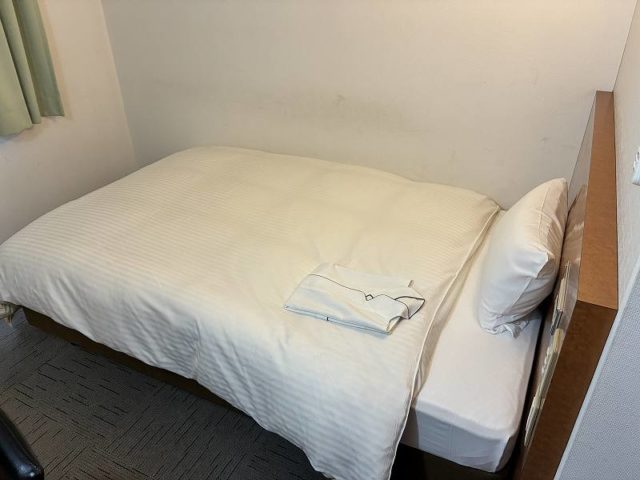 312号室、入口幅77㎝