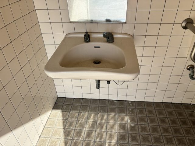 手洗いの高さ70㎝