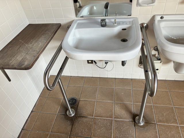 手洗いの高さ72㎝