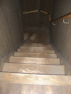 バンガロー階段
