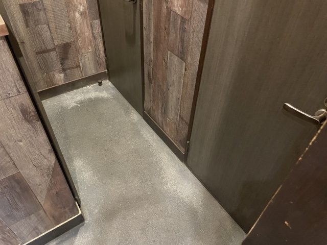 トイレ入口幅73cm