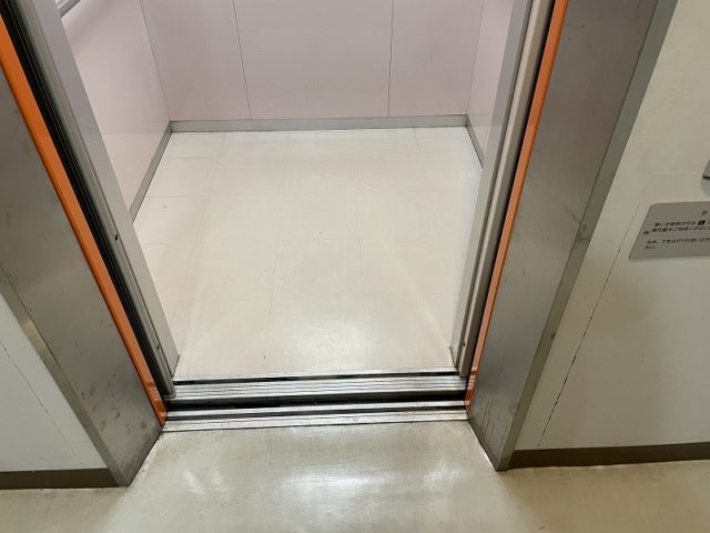 エレベーター入口幅105cm